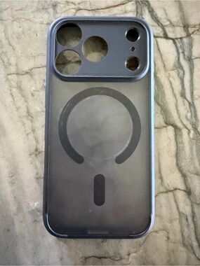 Spigen Clear Back Black MagSafe iPhone Case - I17